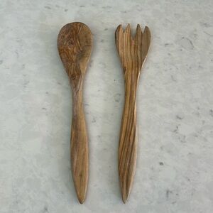 Large wooden serving utensils- comes with both items in the picture
